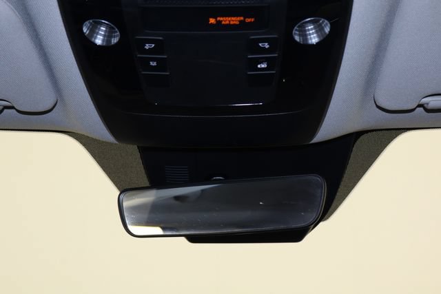 Used 2023 Kia Carnival LX FWD image 25
