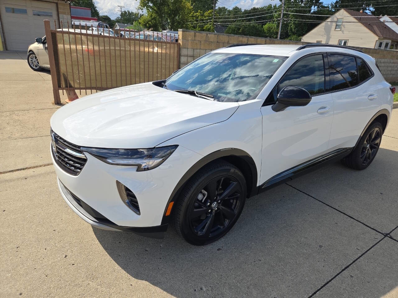 Used 2023 Buick Envision Preferred image 14