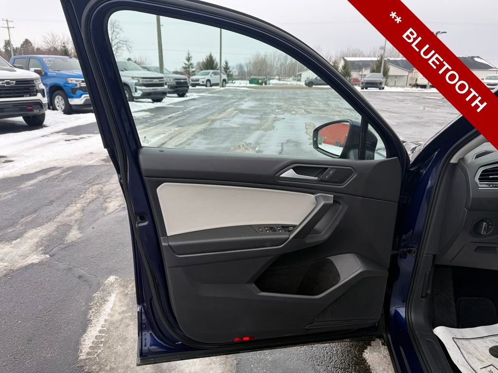 Used 2021 Volkswagen Tiguan SE image 11