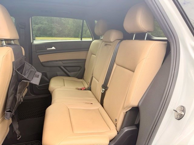 Used 2020 Volkswagen Atlas Cross Sport SE w/ Panoramic Sunroof Package FWD image 26