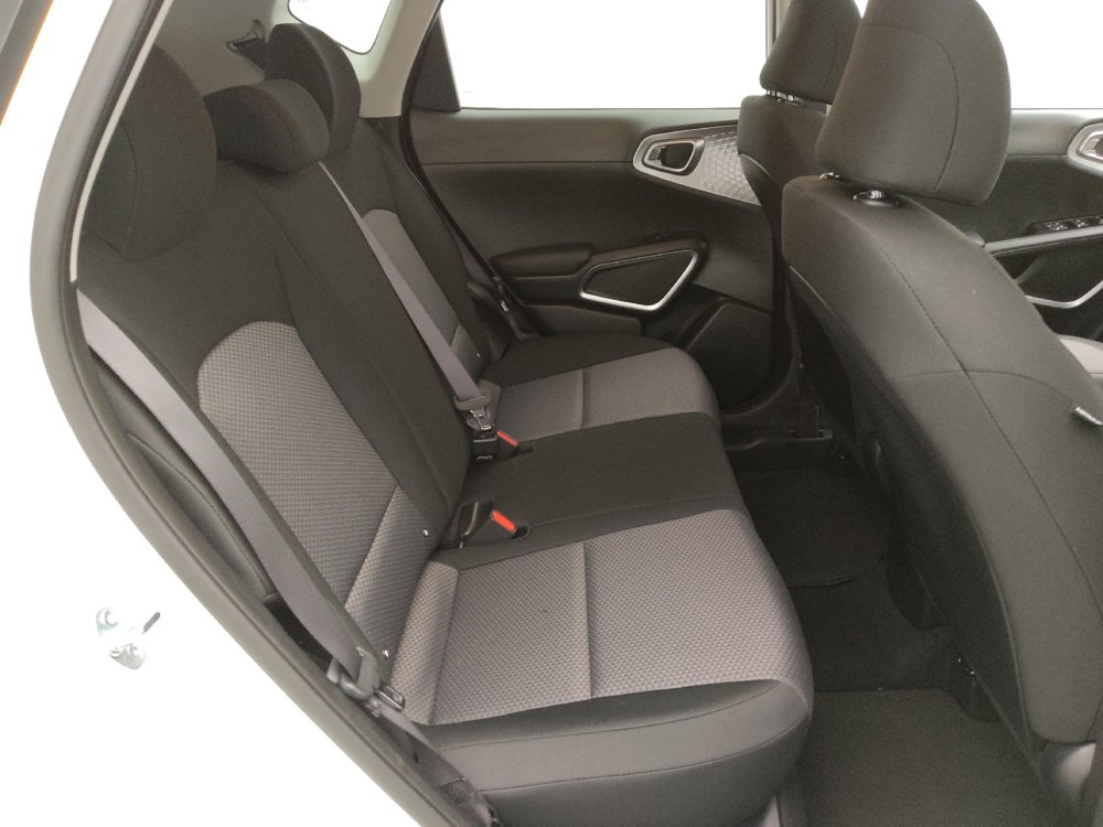 Used 2025 Kia Soul LX image 19