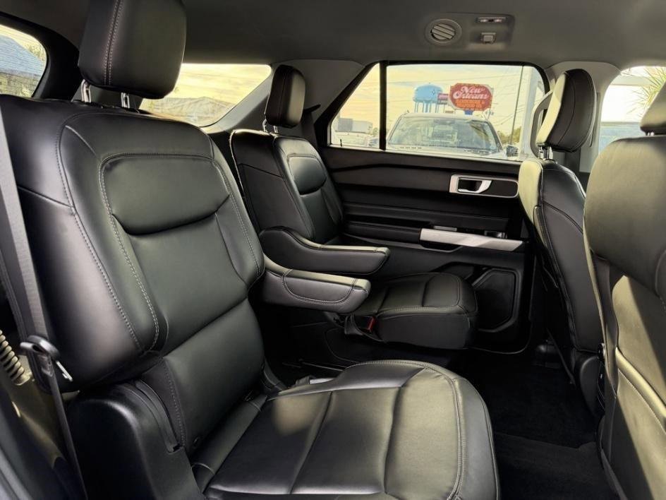 Used 2022 Ford Explorer XLT w/ Equipment Group 202A image 24