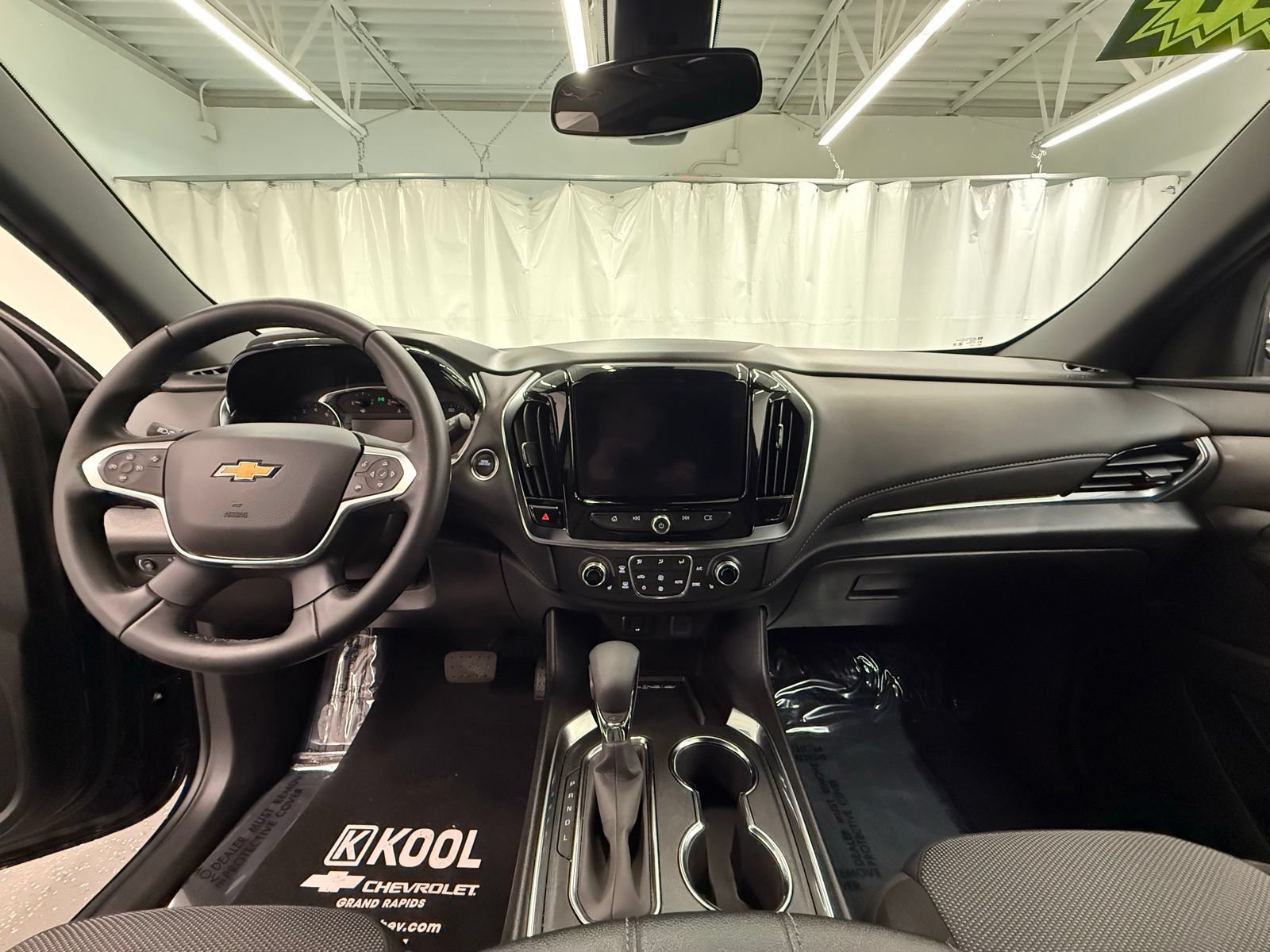 Used 2024 Chevrolet Traverse LT w/ LPO, Floor Liner Package AWD/4WD image 17