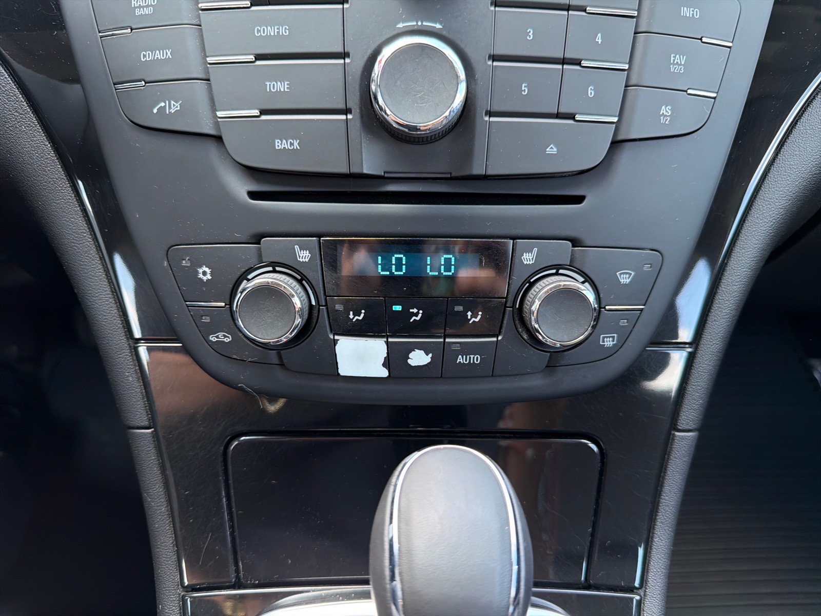 Used 2012 Buick Regal Leather FWD image 17
