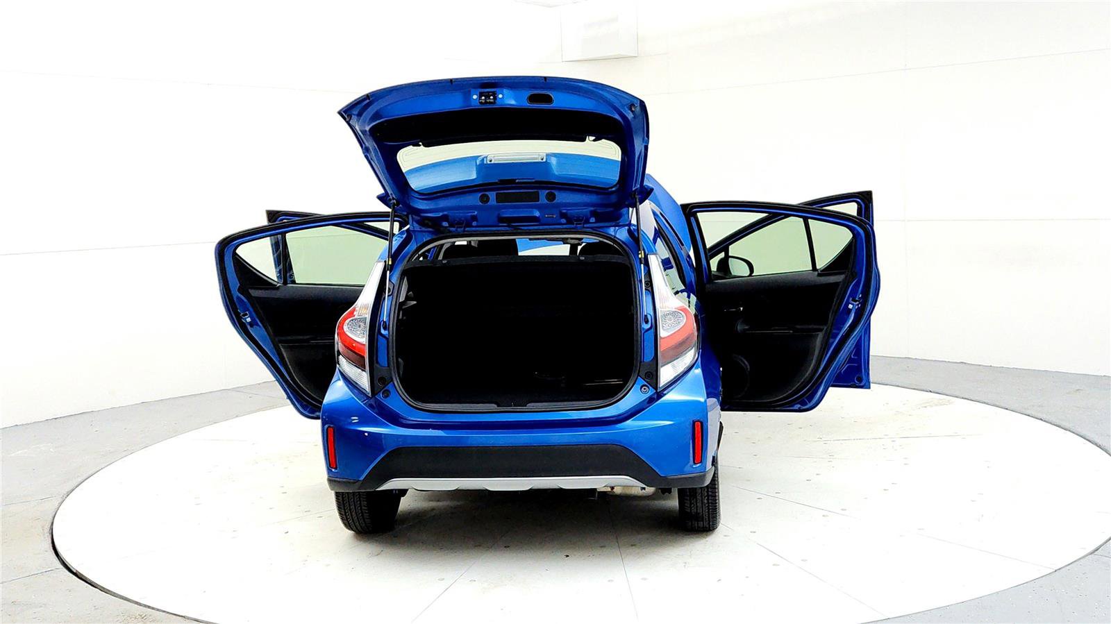 Certified 2019 Toyota Prius C image 11