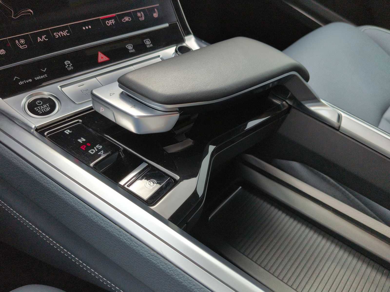 Used 2023 Audi e-tron Prestige w/ Prestige Package image 33