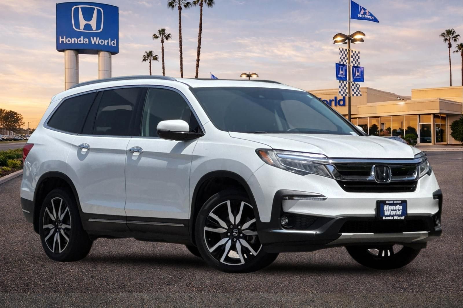 Used 2020 Honda Pilot Touring image 2