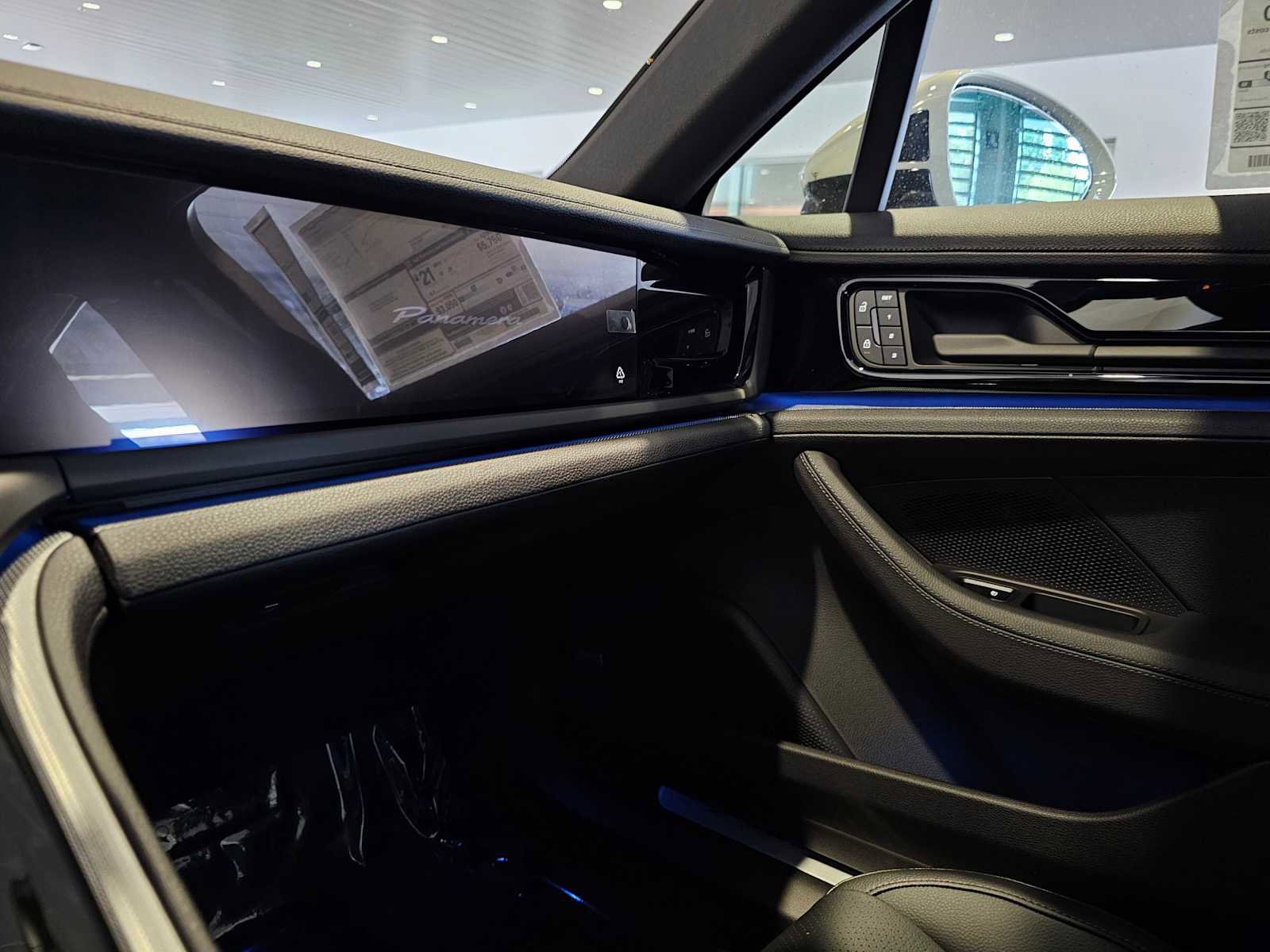 New 2025 Porsche Panamera 4 image 29