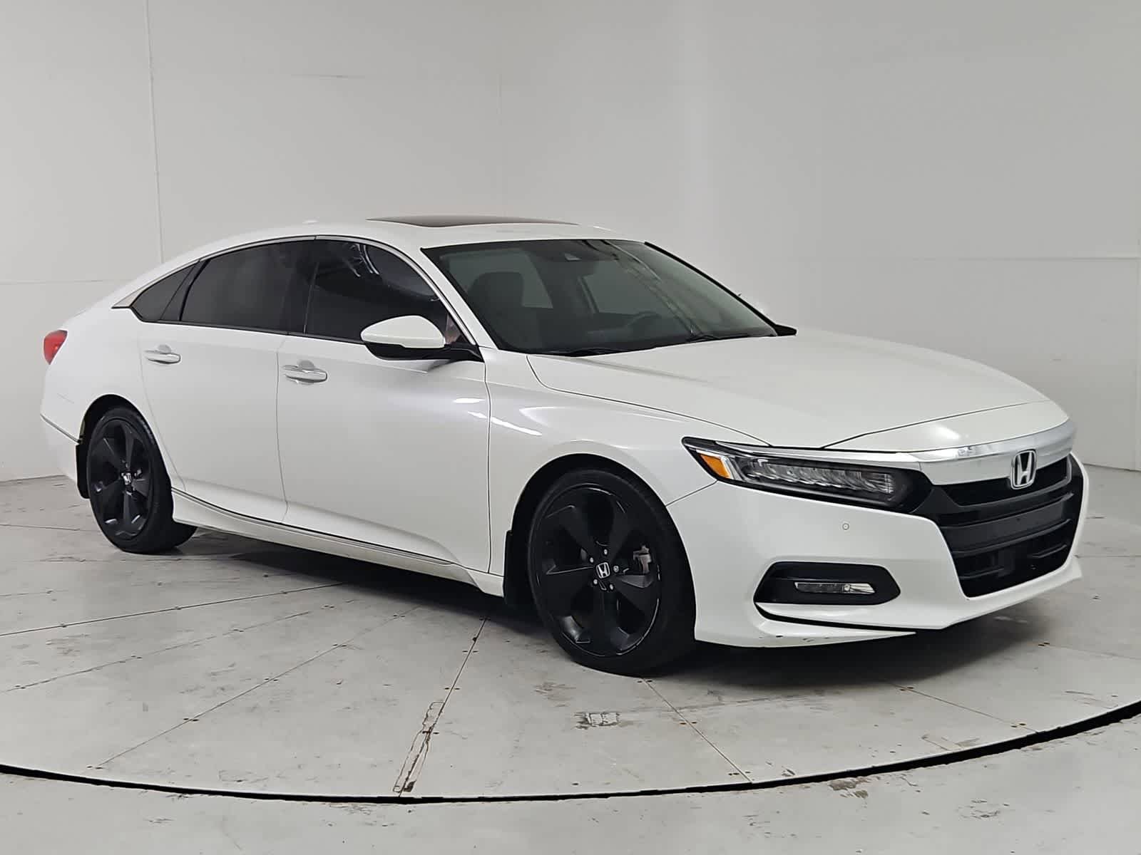 Used 2018 Honda Accord Touring image 8