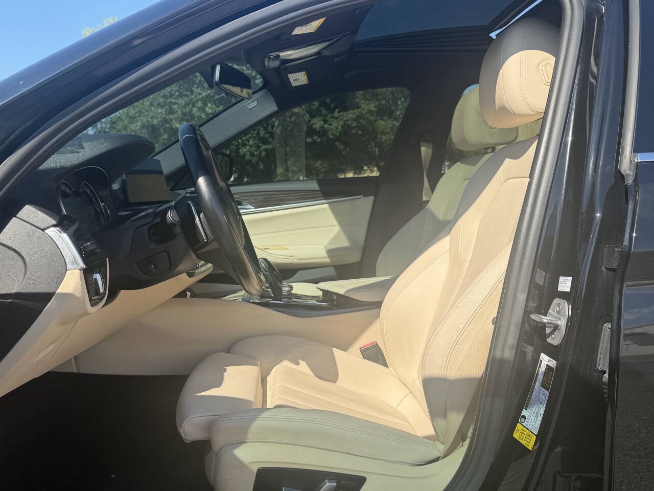 Used 2017 BMW 530i RWD image 13
