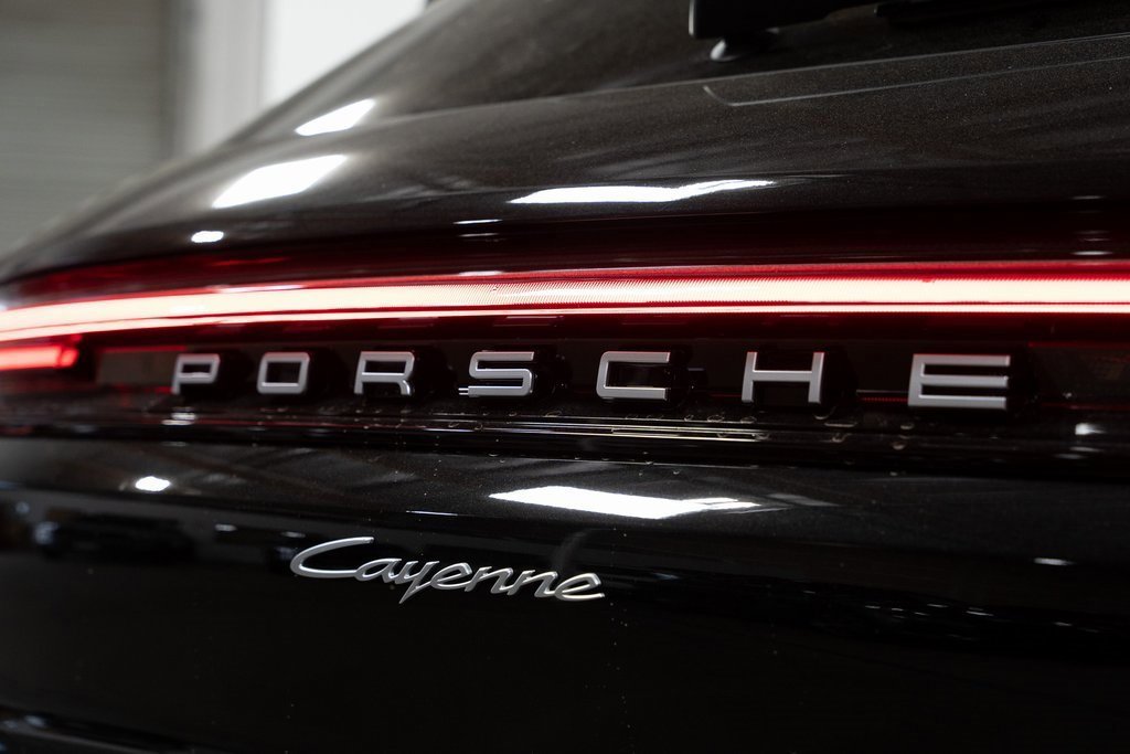 Used 2024 Porsche Cayenne image 7