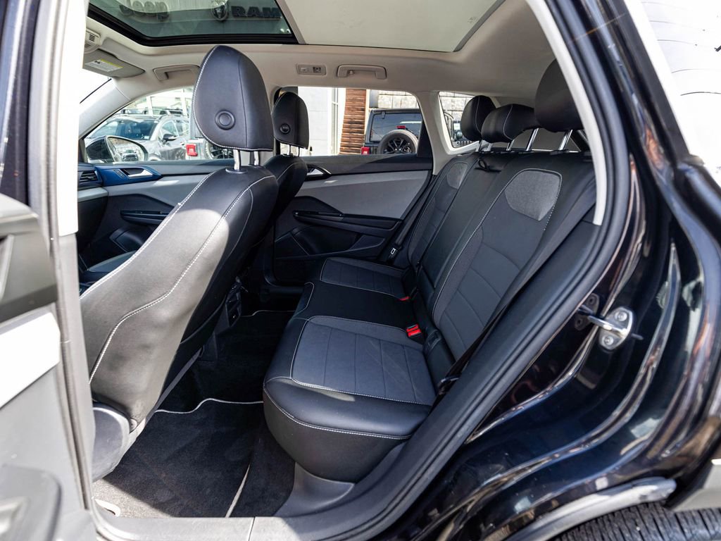 Used 2023 Volkswagen Taos SE w/ Panoramic Sunroof Package AWD/4WD image 25