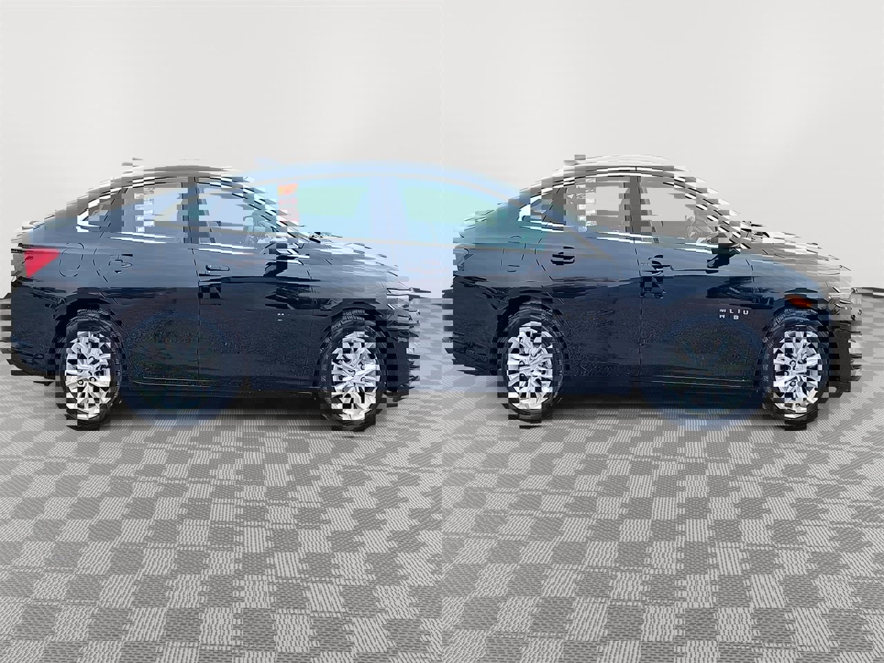 Used 2025 Chevrolet Malibu LT image 4