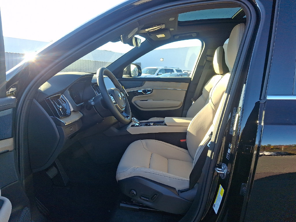 New 2027 Volvo XC90 B6 Plus AWD/4WD image 11