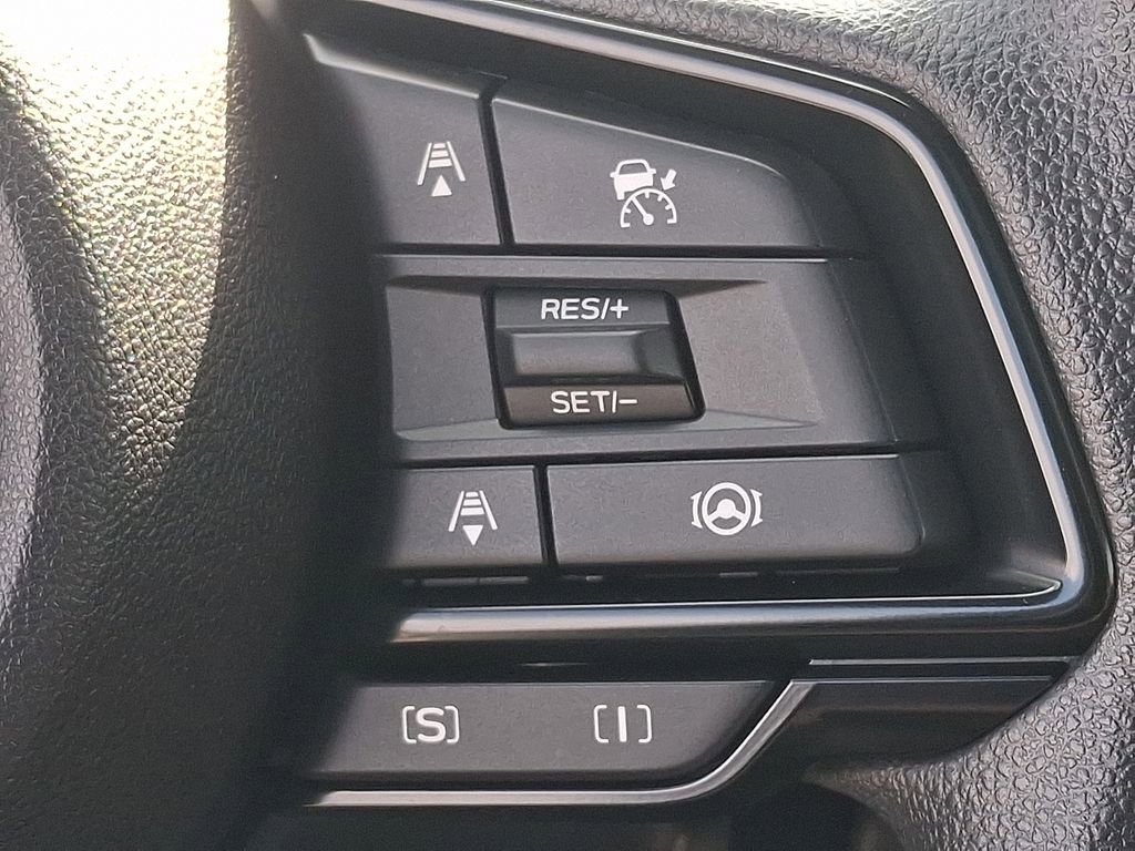 Used 2025 Subaru Crosstrek 2.0i Premium image 22