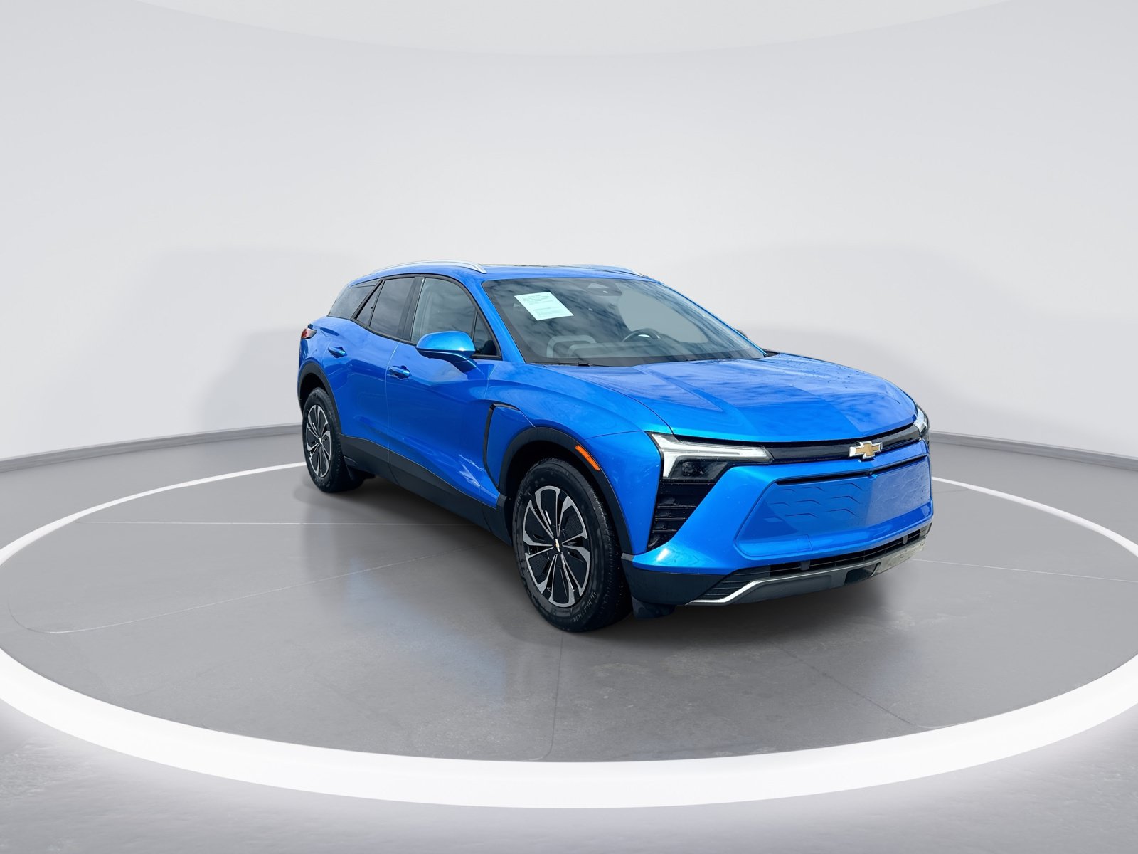 Used 2024 Chevrolet Blazer EV LT AWD/4WD image 2