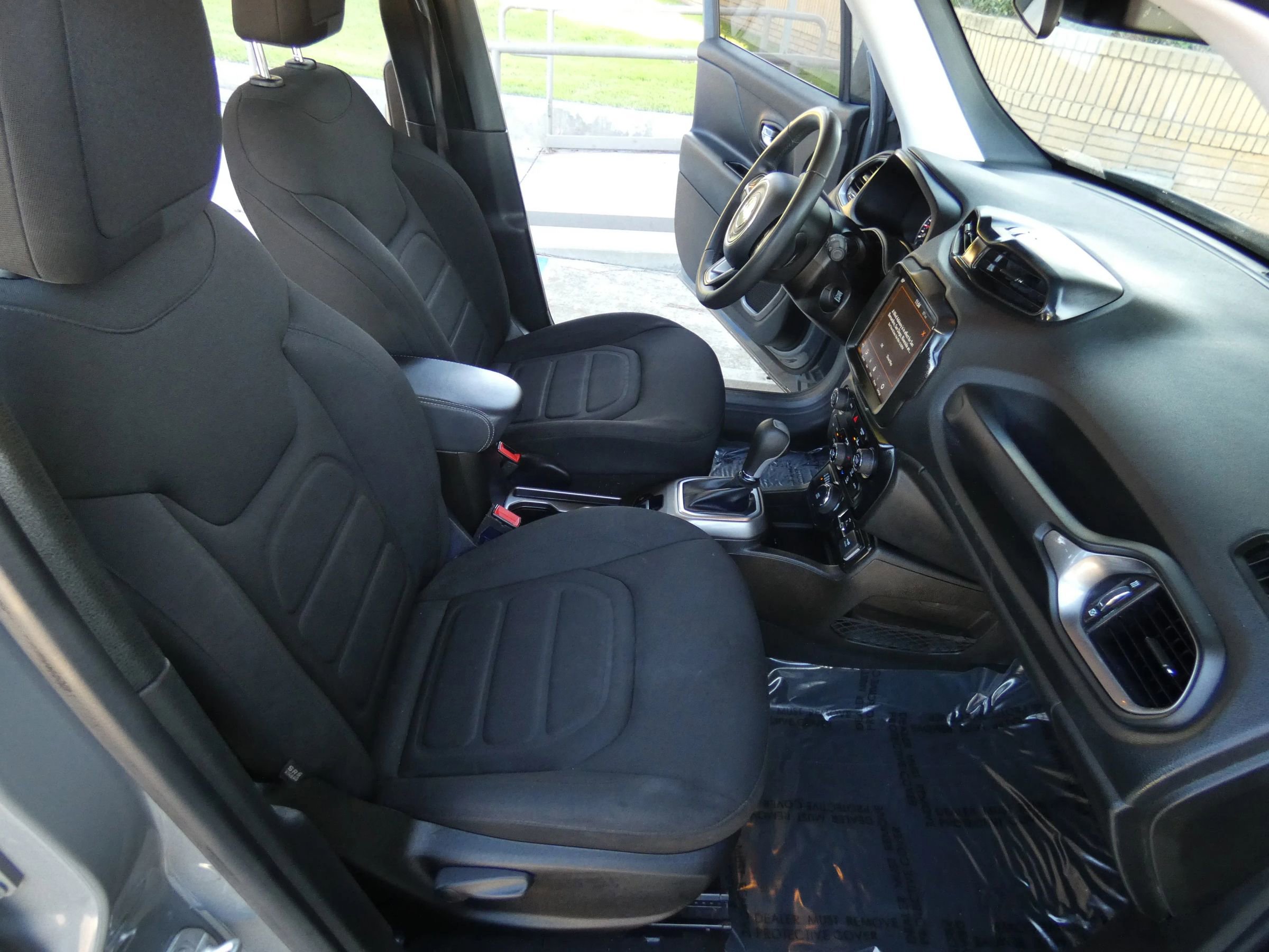 Used 2022 Jeep Renegade Latitude image 29