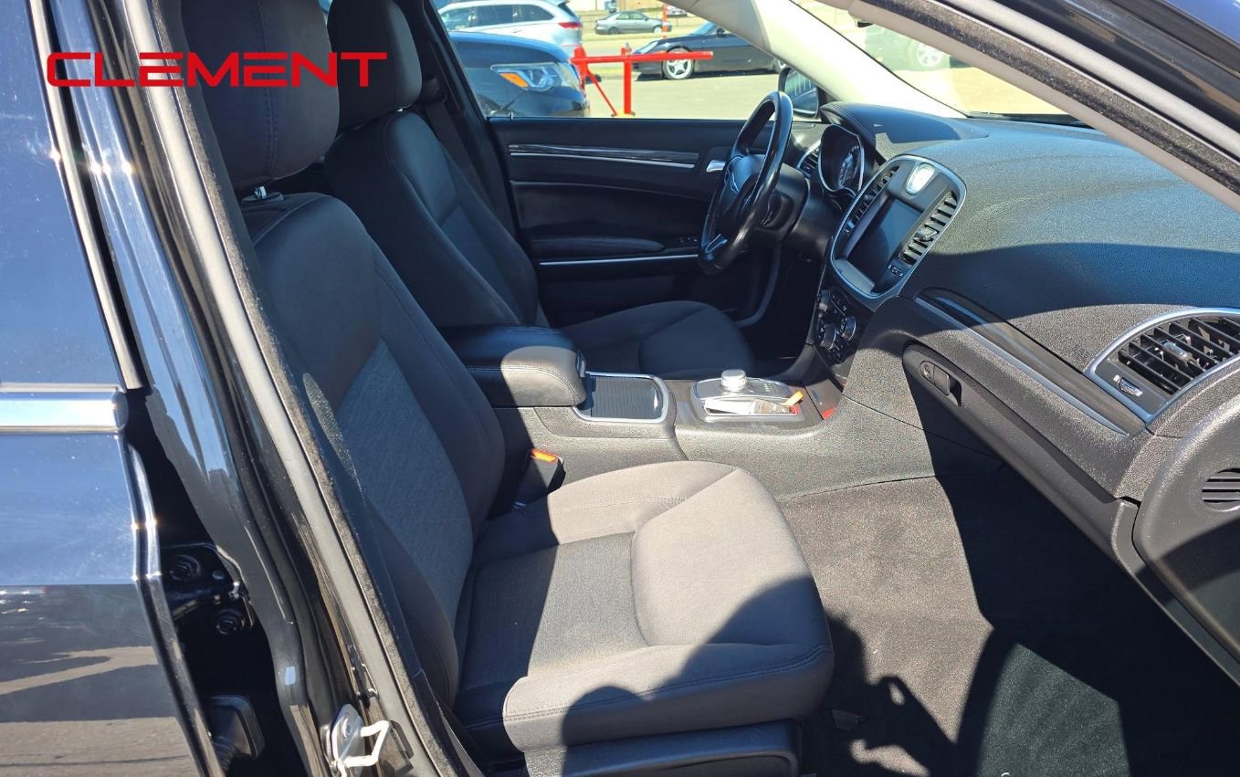 Used 2021 Chrysler 300 Touring image 13