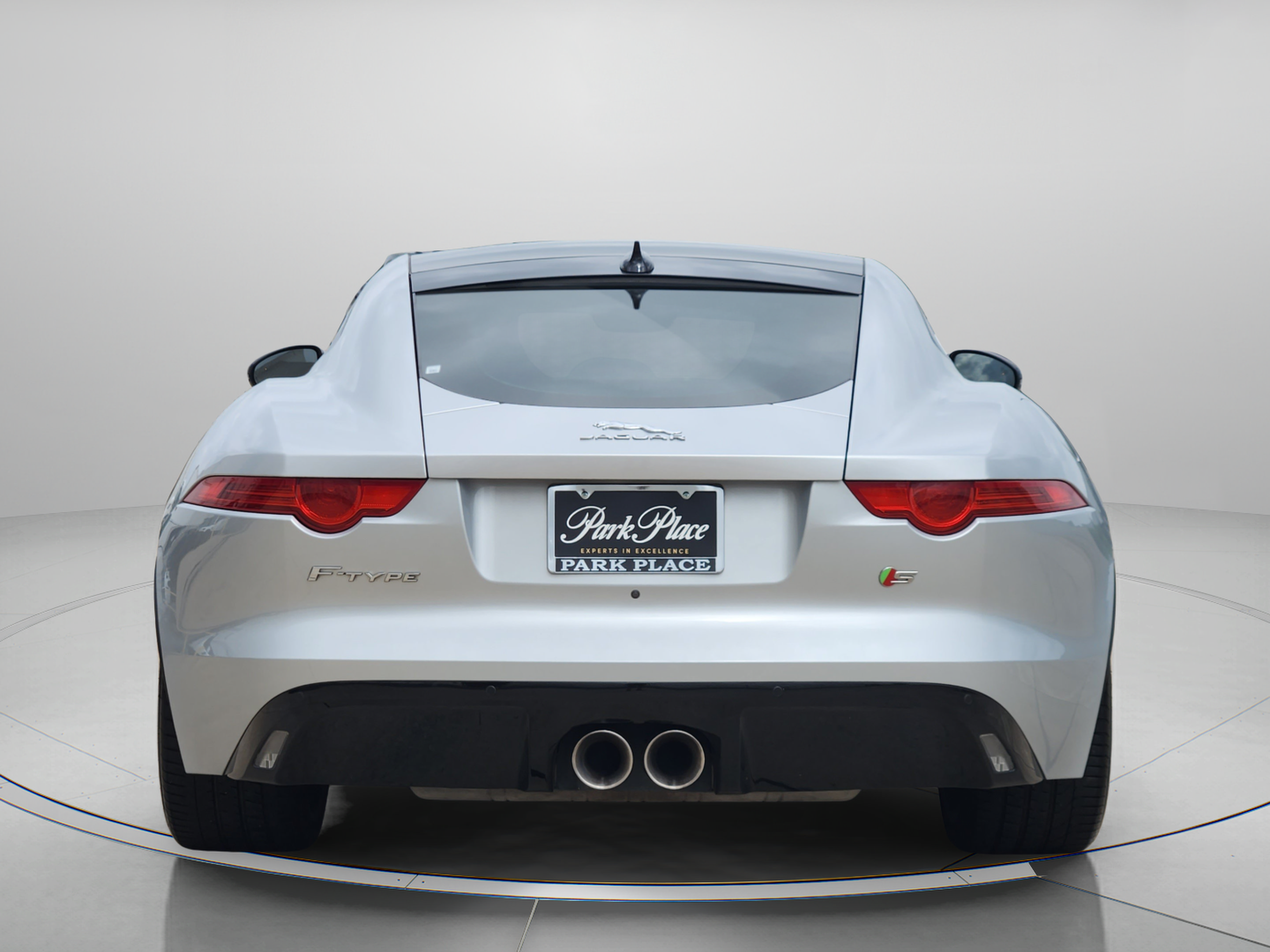 Used 2017 Jaguar F-TYPE S RWD image 4