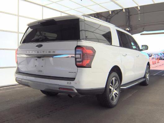 Used 2022 Ford Expedition Max Limited RWD image 2
