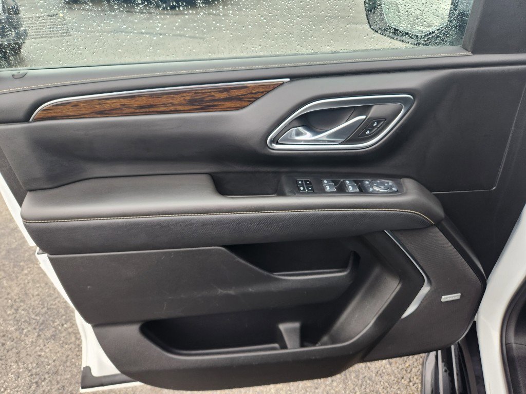 Used 2024 Chevrolet Suburban Premier image 12