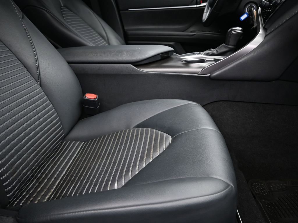 Used 2024 Toyota Camry SE image 25