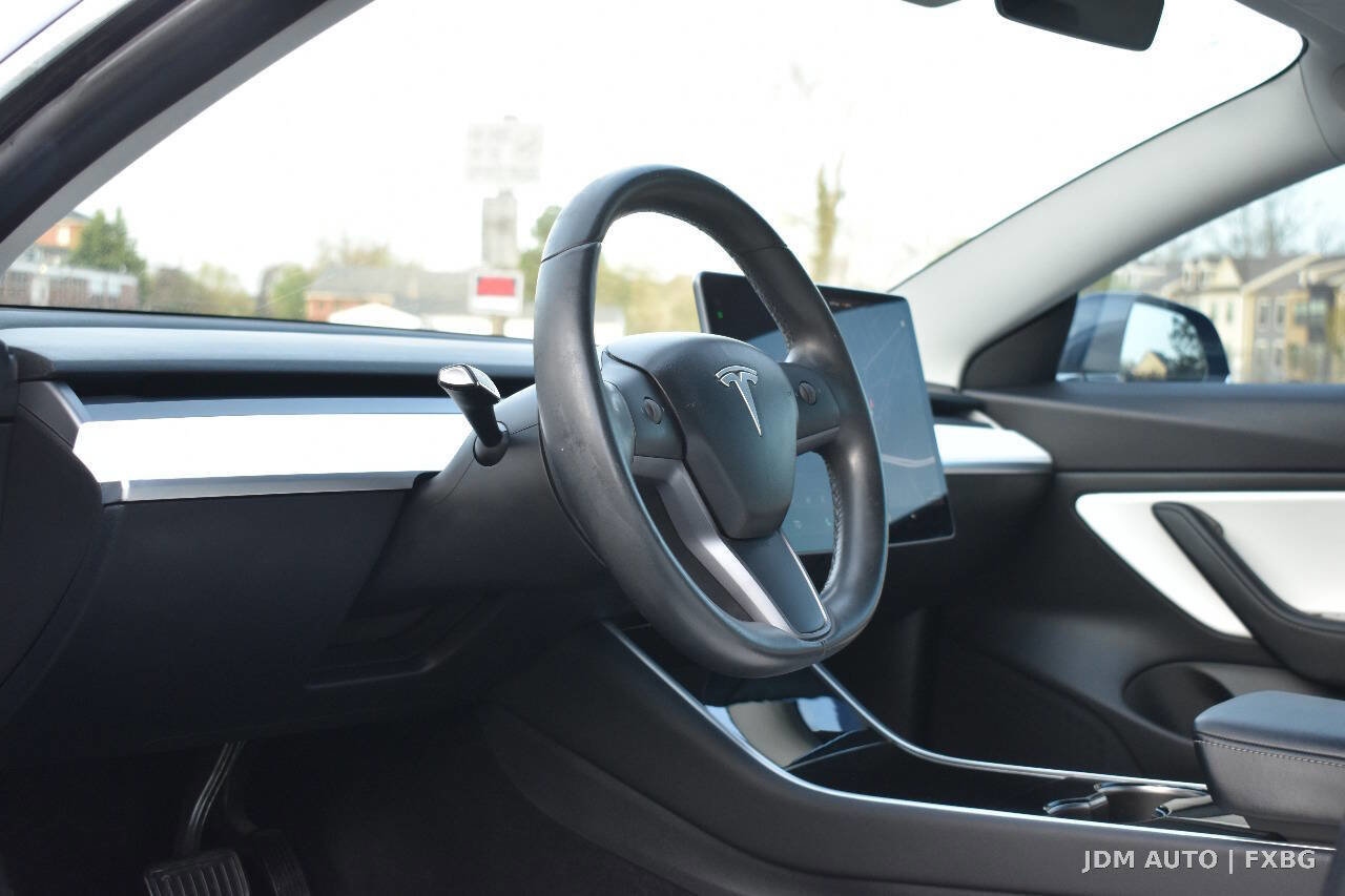 Used 2019 Tesla Model 3 Standard Range Plus RWD image 17