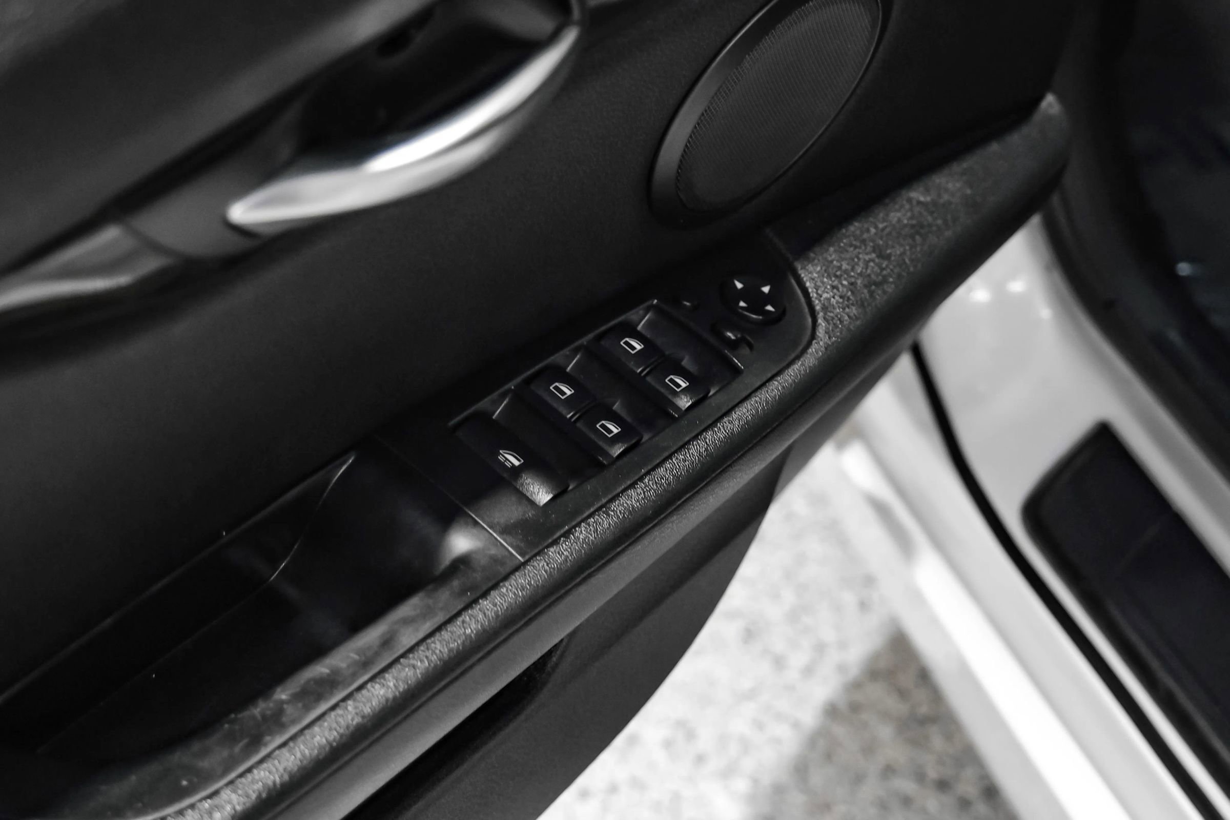 Used 2016 BMW Z4 sDrive28i w/ Technology Package RWD image 42