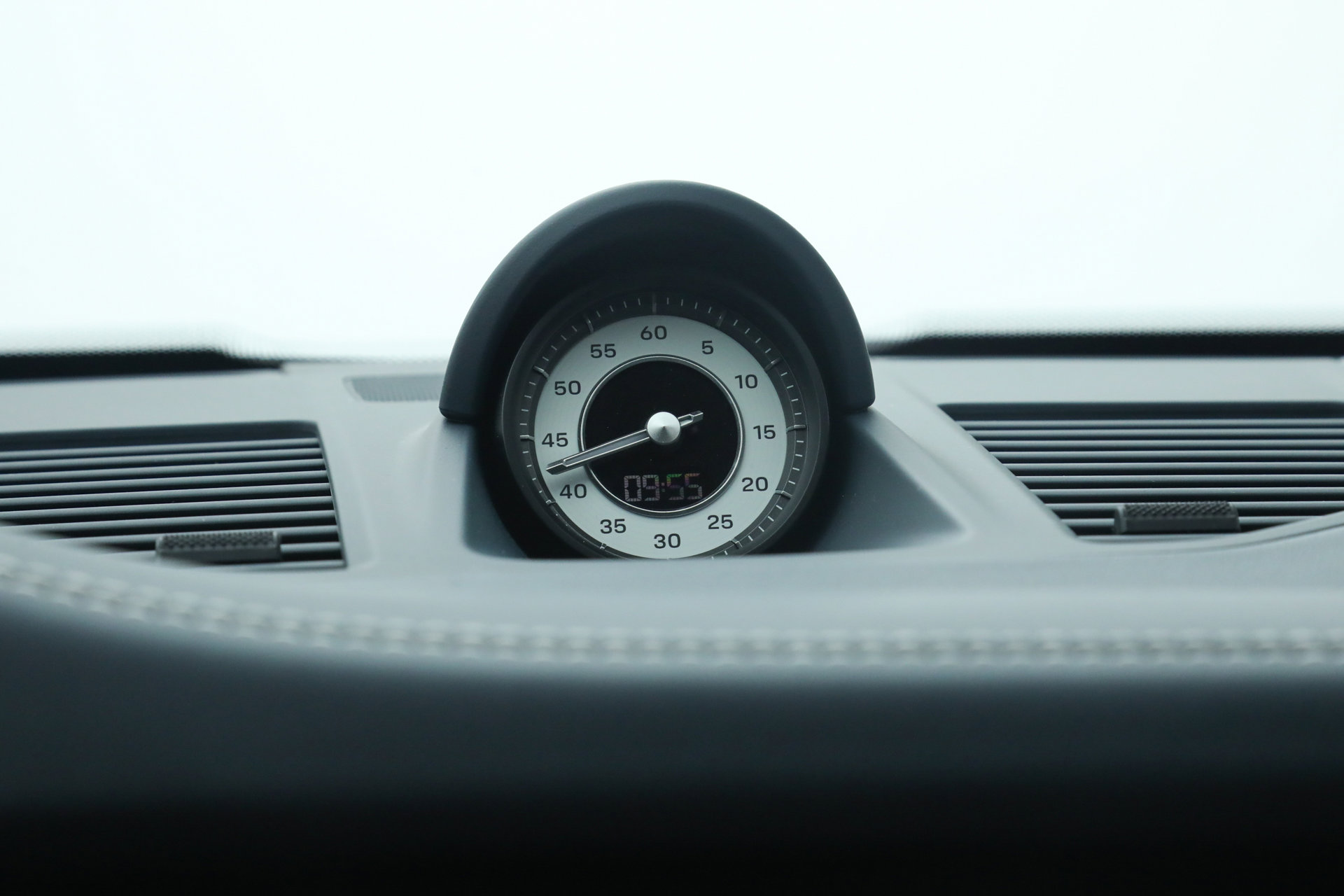 Used 2025 Porsche 911 Turbo S image 32