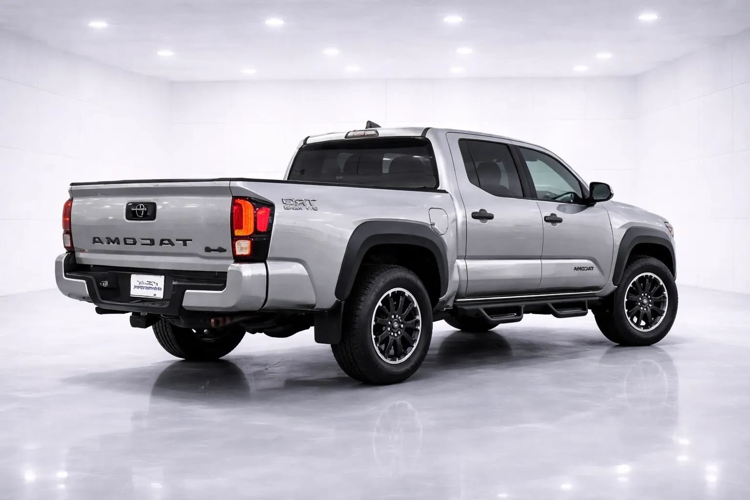 Used 2024 Toyota Tacoma TRD Off-Road AWD/4WD image 5