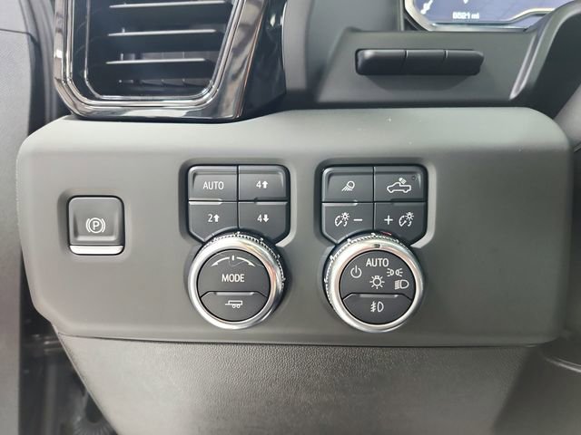 Used 2025 GMC Sierra 1500 AT4 w/ Technology Package AWD/4WD image 29