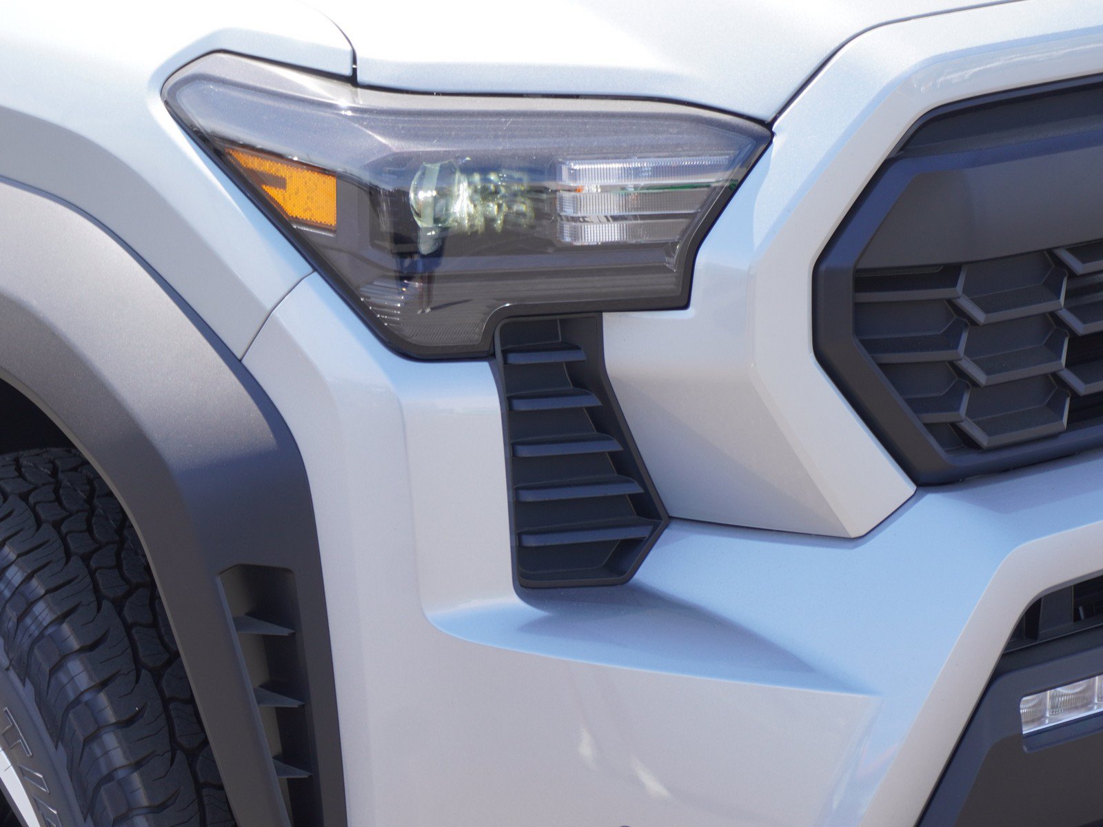 New 2026 Toyota Tacoma TRD Off-Road w/ TRD Off Road Upgrade Package AWD/4WD image 3