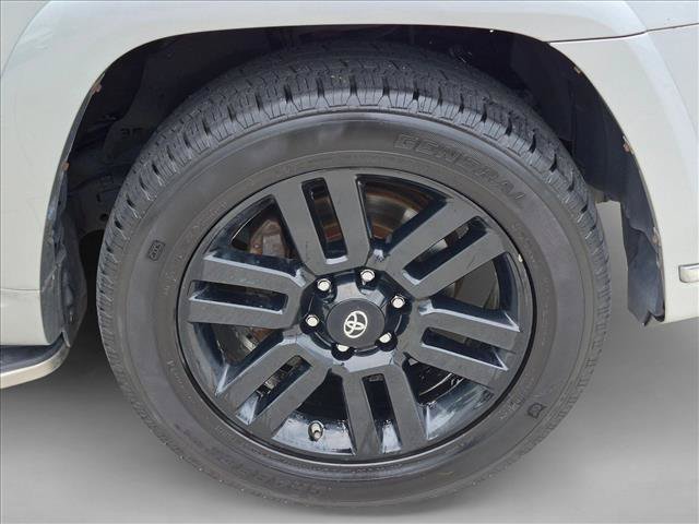 Used 2018 Toyota 4Runner Limited AWD/4WD image 25