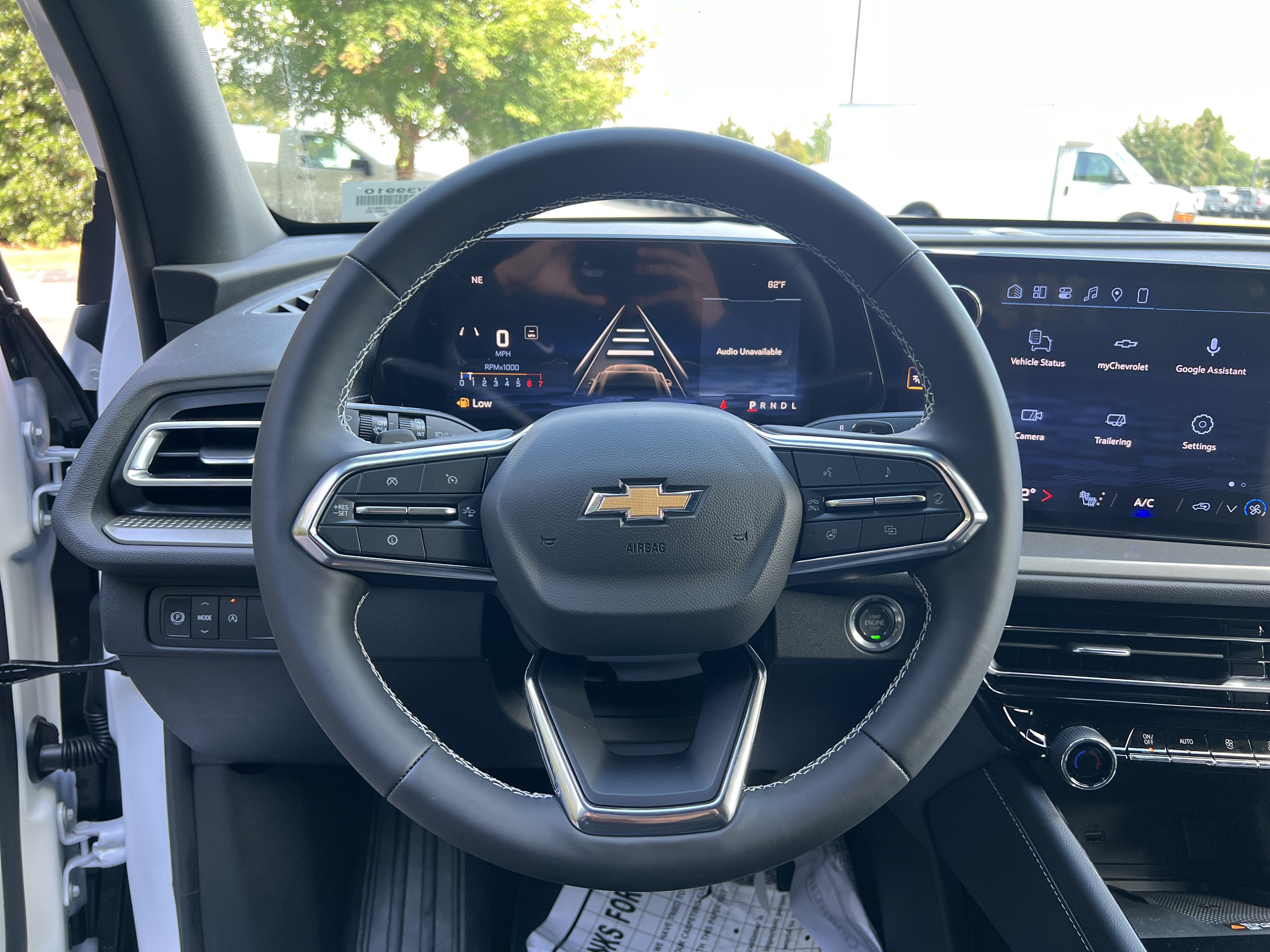 New 2027 Chevrolet Traverse LT w/ Sun and Wheel Package FWD image 19