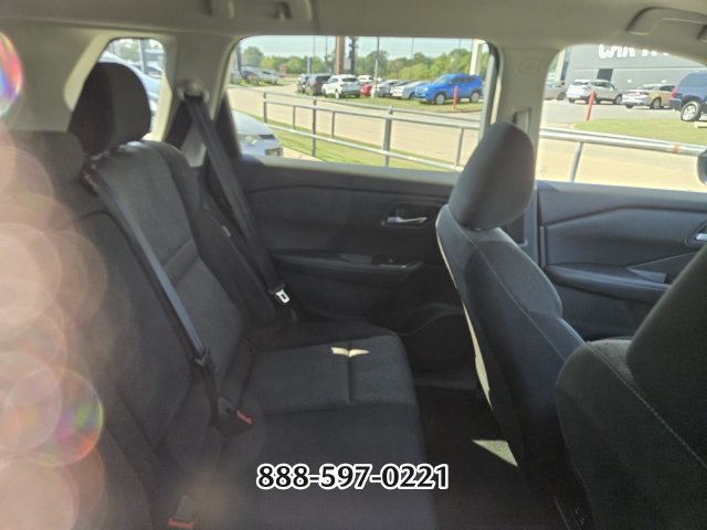 Used 2025 Nissan Rogue SV FWD image 11