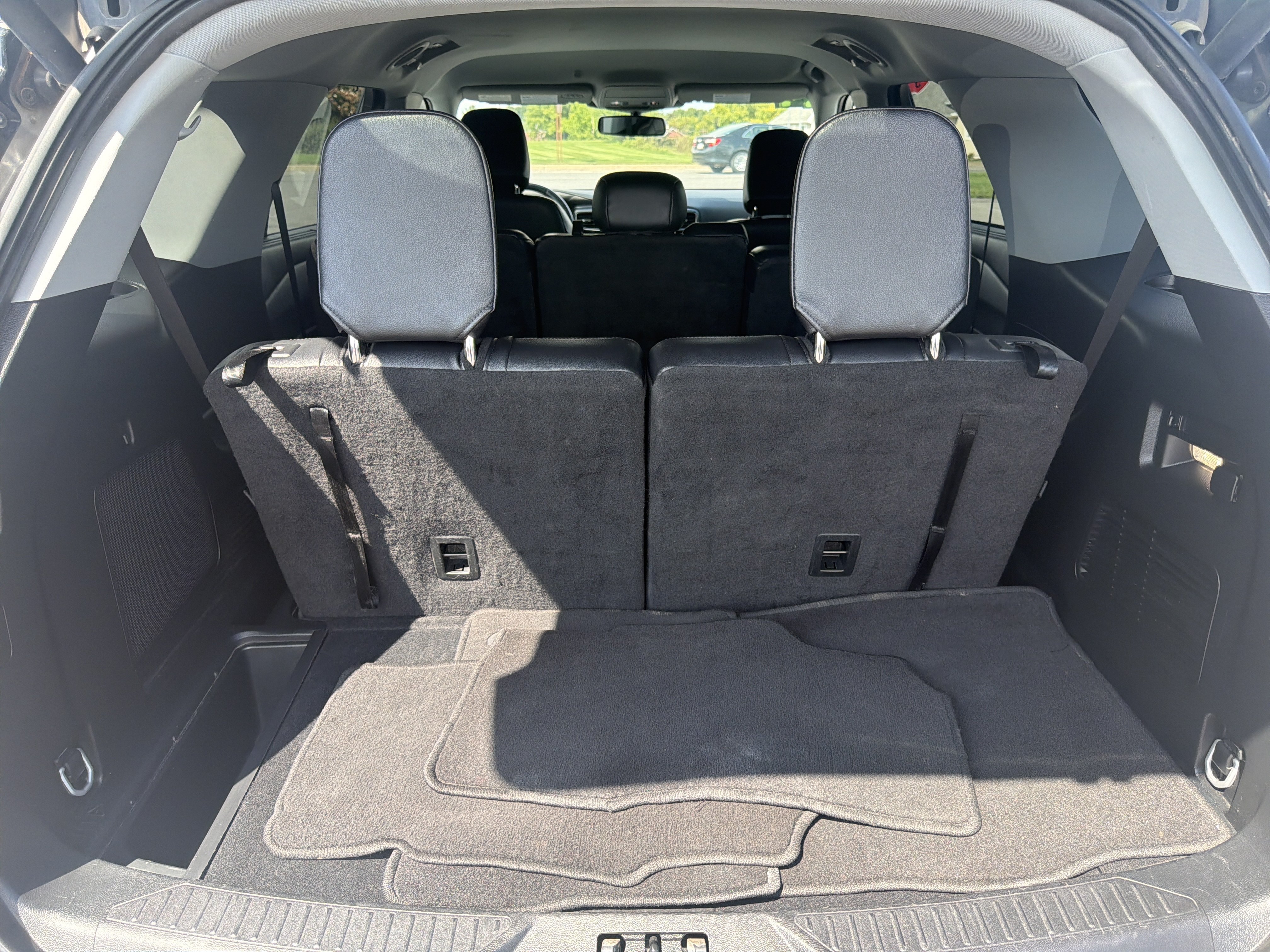 Used 2024 Ford Explorer Limited AWD/4WD image 5