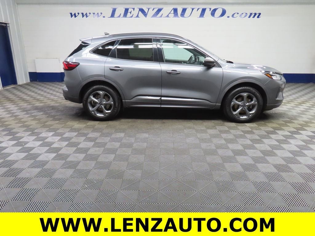 Used 2024 Ford Escape ST-Line image 2