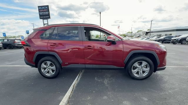Used 2022 Toyota RAV4 XLE w/ Convenience Package AWD/4WD image 9