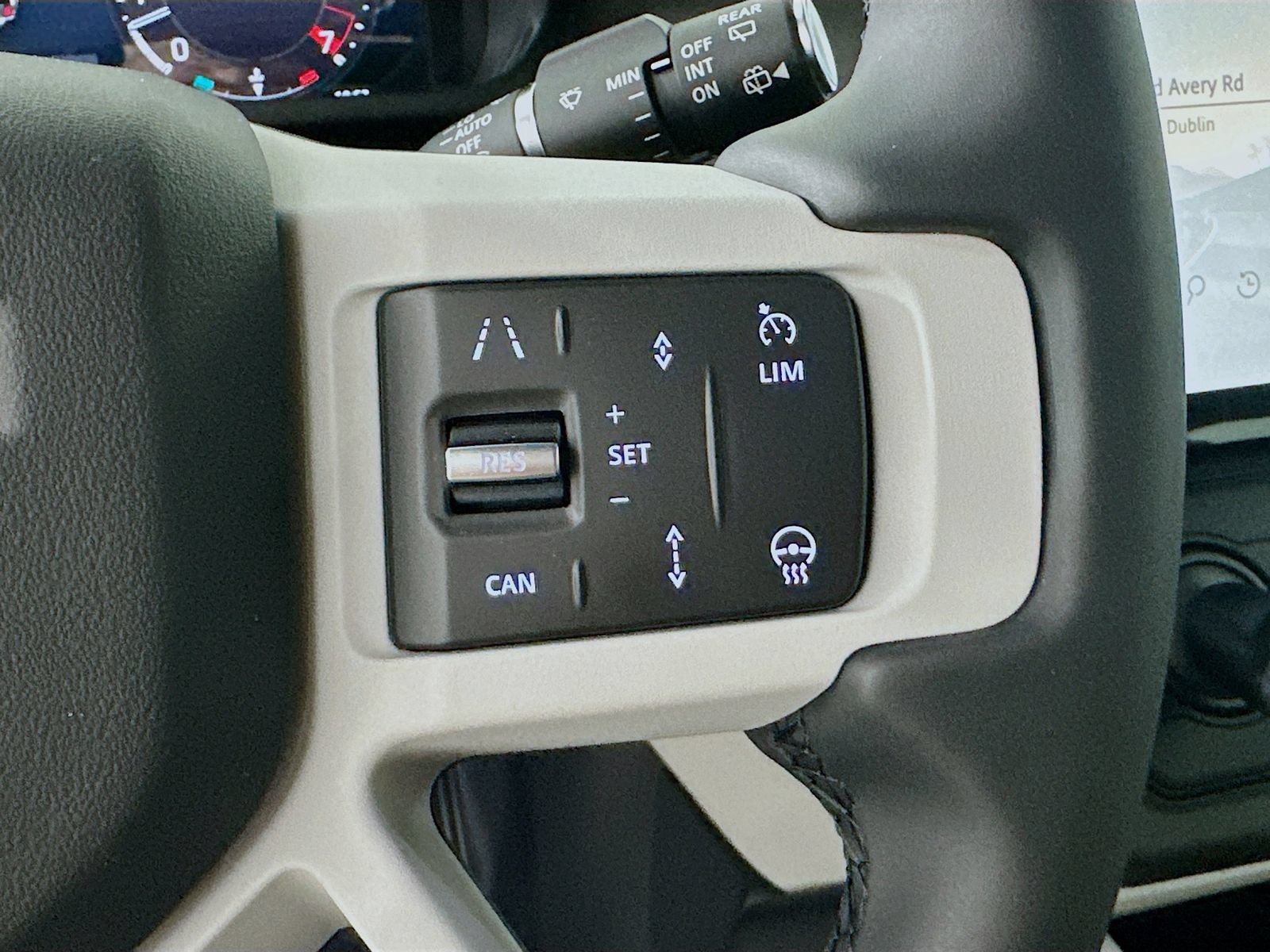 New 2026 Land Rover Defender 110 X-Dynamic SE AWD/4WD image 19