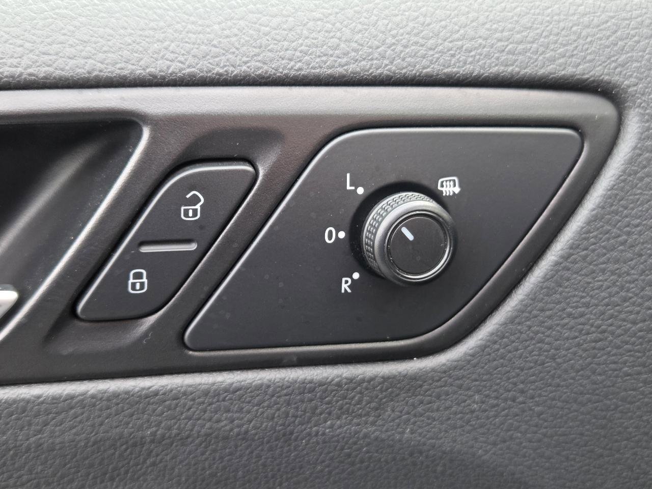 Used 2017 Volkswagen Jetta SE image 26