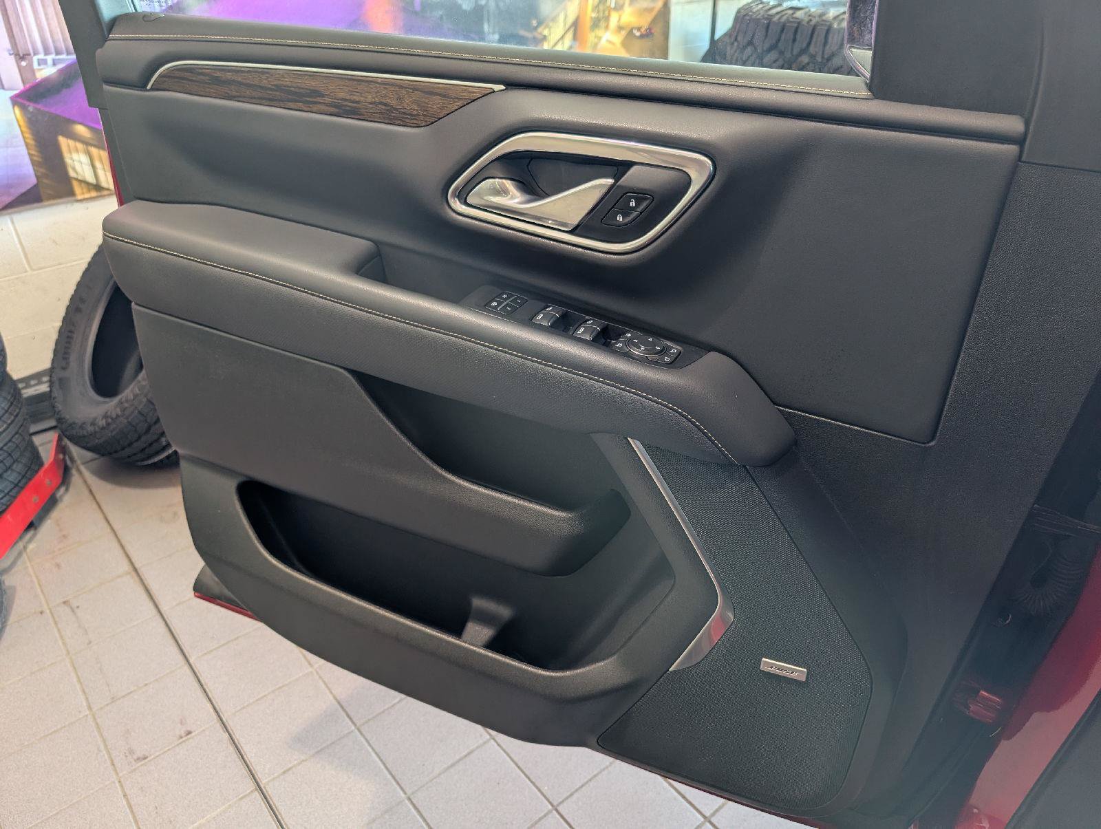 Used 2021 Chevrolet Suburban Premier AWD/4WD image 11
