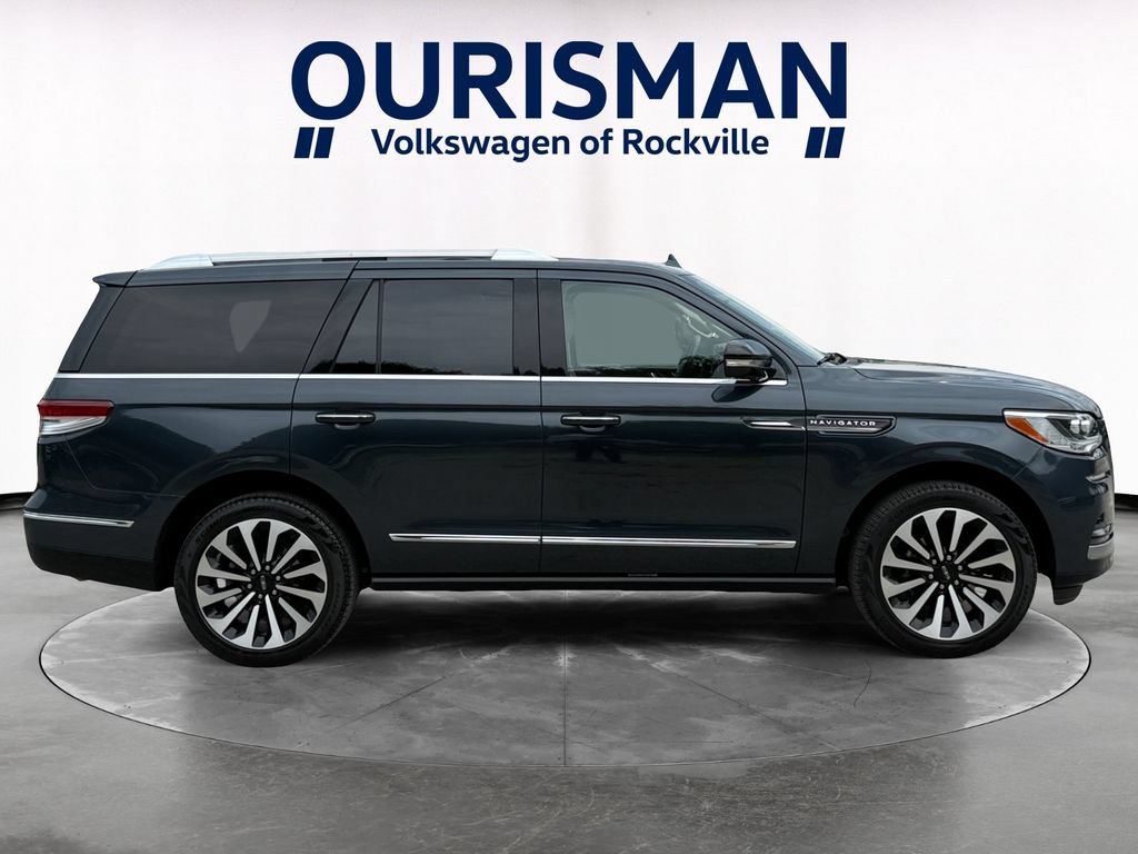 Used 2024 Lincoln Navigator Reserve AWD/4WD image 7