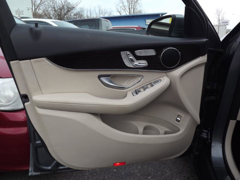 Used 2018 Mercedes-Benz GLC 300 4MATIC image 11