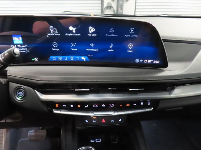 Used 2024 Cadillac XT4 Luxury w/ Cold Weather Package FWD image 26