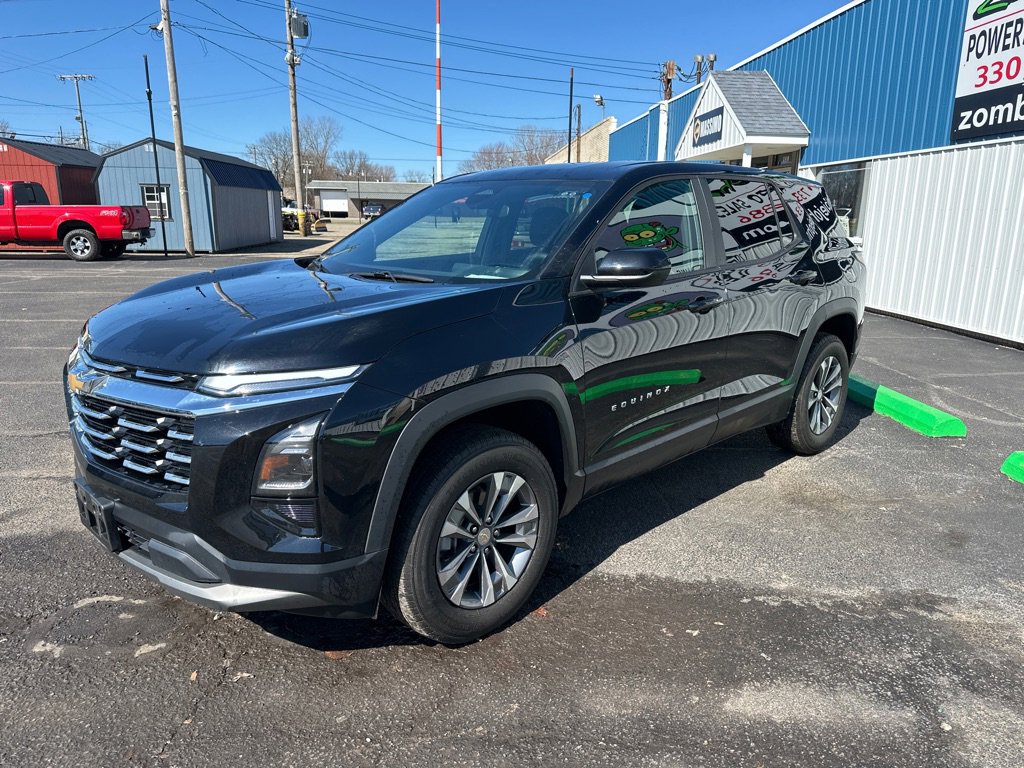 Used 2025 Chevrolet Equinox LT image 3