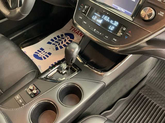 Used 2018 Toyota Avalon XLE image 19