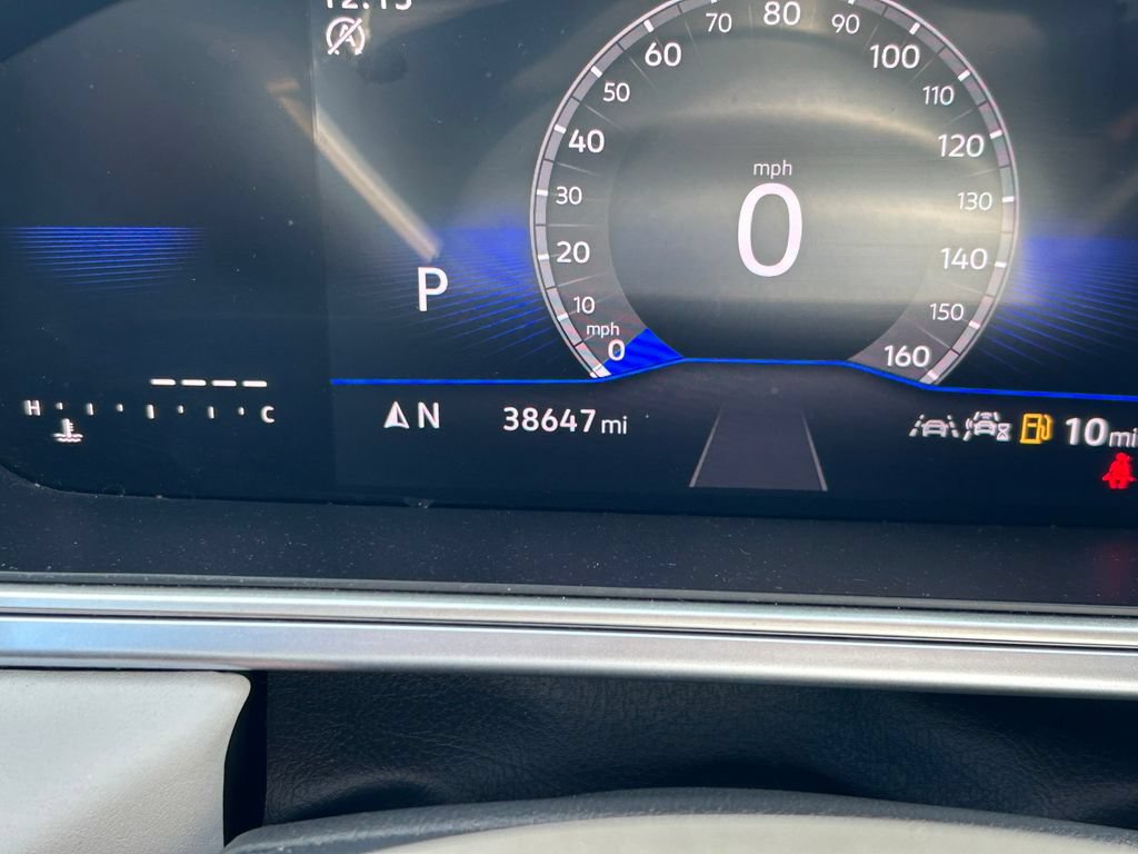 Used 2025 Volkswagen Taos SE FWD image 31