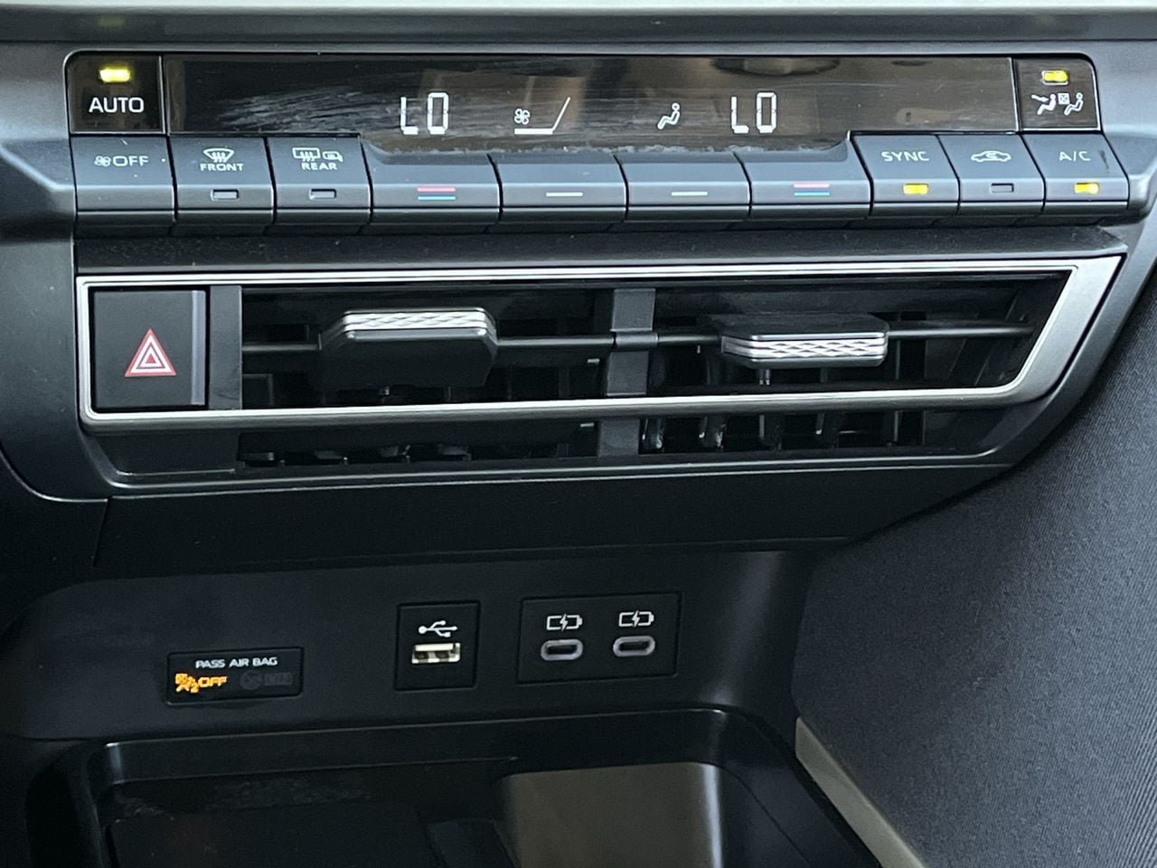 Used 2025 Toyota Camry LE FWD image 18