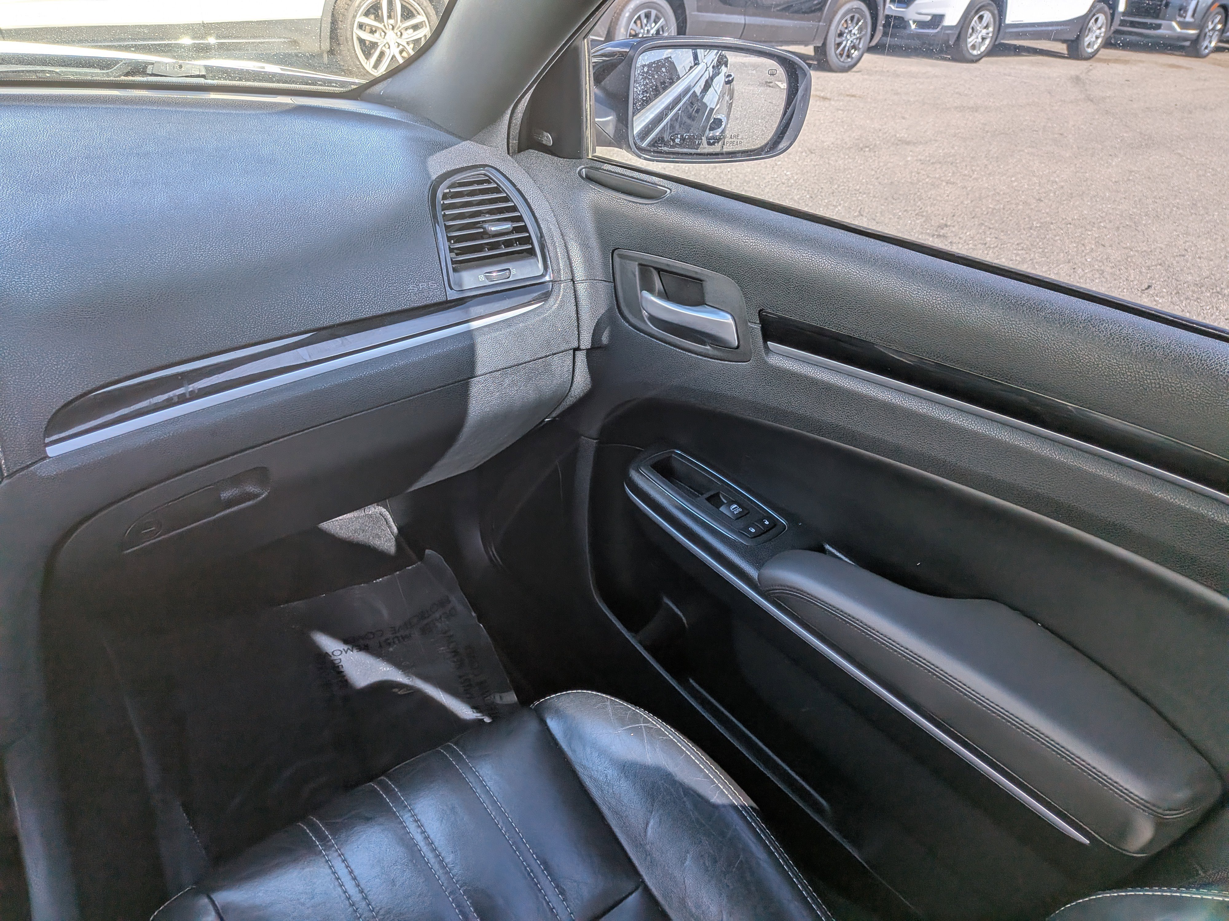 Used 2019 Chrysler 300 S image 17