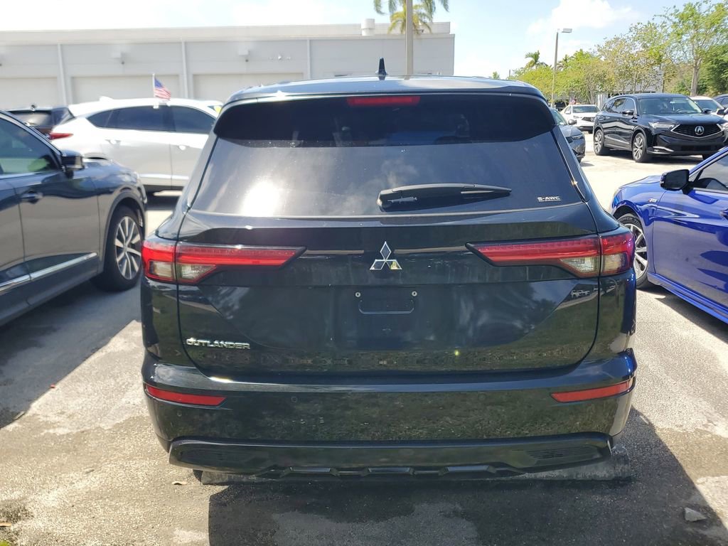 Used 2022 Mitsubishi Outlander SEL Black Edition image 7